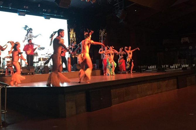 Small-Group Night City Tour: San Cristobal Hill and Dinner Show - Discovering City Landmarks