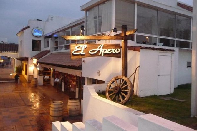 Small-Group Night City Tour: San Cristobal Hill and Dinner Show - Delightful Dinner Experience