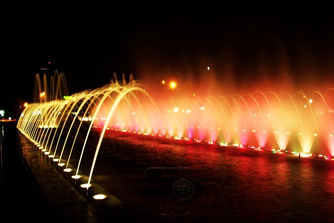 Small-Group Night City Tour: San Cristobal Hill and Dinner Show - Dietary Accommodations