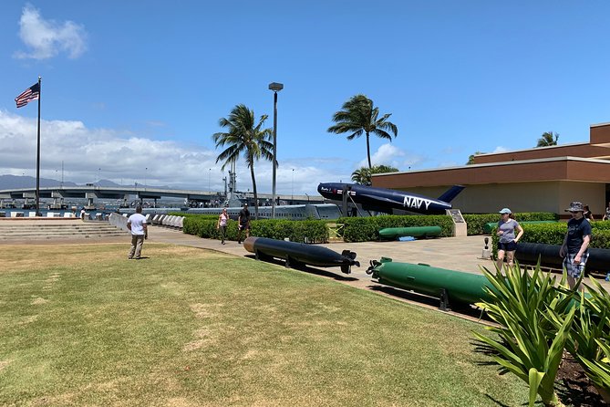 Small Group-Oahu Tour, Dole Plantation, Northshore, Sunset Beach - USS Arizona Memorial