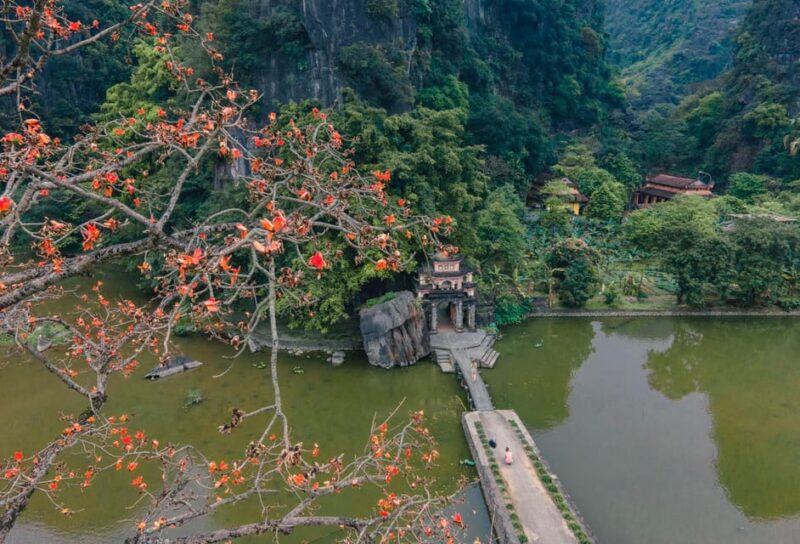 Small Group of 9 Guided Tour: Trang An, Mua Cave, Bich Dong - Itinerary Highlights