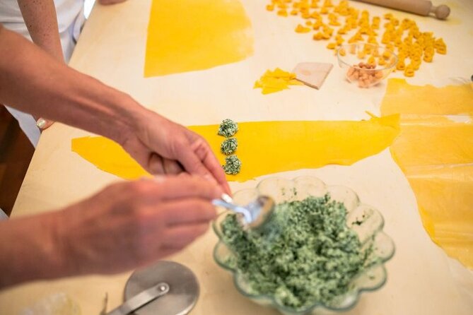 Small Group Pasta and Tiramisu Class in Venice - Cancellation and Accessibility Policies