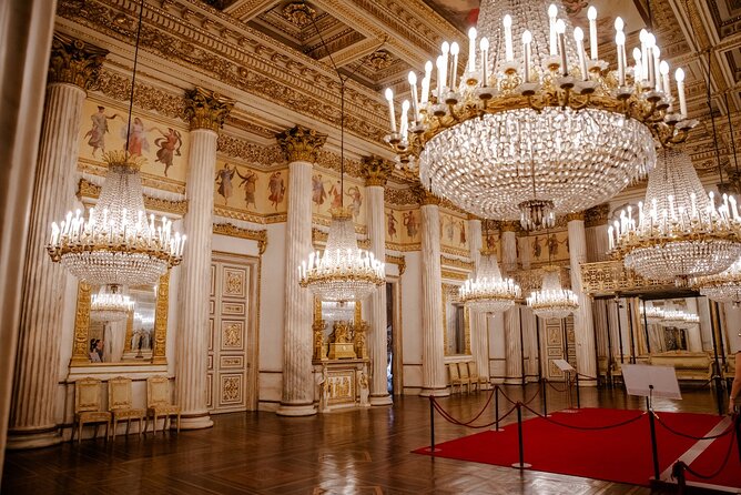 Small-group Royal Palace Skip-the-line Tour - Group Size and Pace