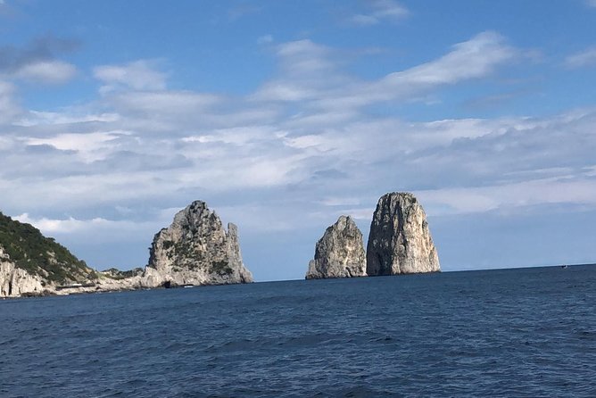 Small-Group Sailing Day Tour to Capri From Positano - Food and Dining