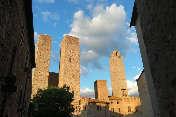 Small-Group San Gimignano and Volterra Day Trip From Siena - Exploring San Gimignanos UNESCO Wonders