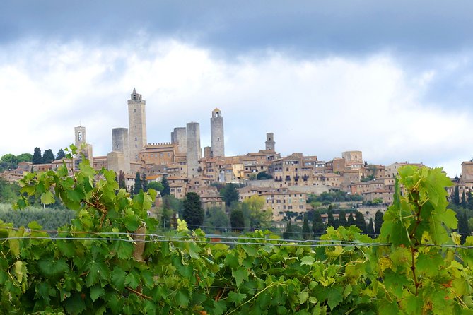 Small-Group San Gimignano and Volterra Day Trip From Siena - Savoring Rustic Tuscan Farm Lunch
