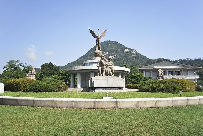 Small-Group Seoul Morning Royal Palaces Tour - National Folk Museum of Korea