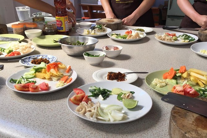 Small-Group Smart Thai Cooking Class in Krabi - Features and Inclusions