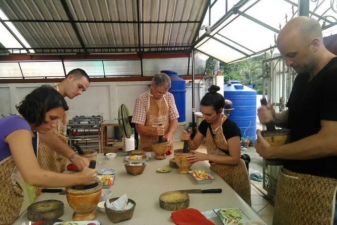 Small-Group Smart Thai Cooking Class in Krabi - Meeting and Pickup Details
