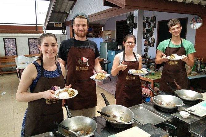 Small-Group Smart Thai Cooking Class in Krabi - Customer Reviews Highlights