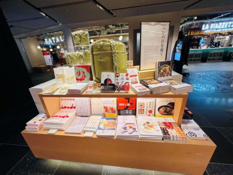 Small-Group Souvenirs Hunting Tour in Ginza - Key Points