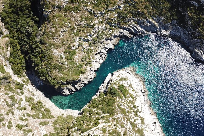Small Group Speedboat Adventure Trip to Grama Bay - Included in the Tour
