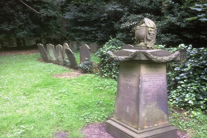Small-Group St. James Cemetery Tour in Liverpool - Burial Practices Uncovered