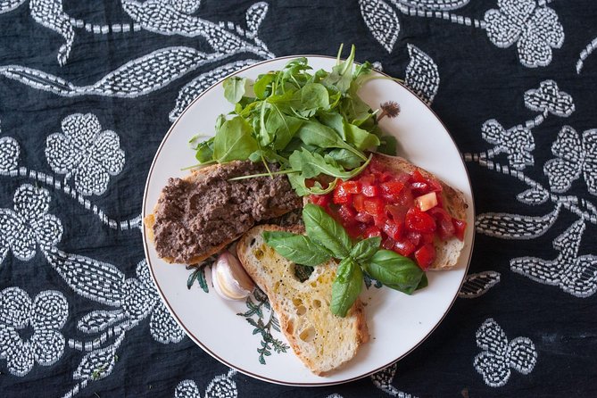 Small-Group Street Food Tour in Aosta - Intimate Group Experience