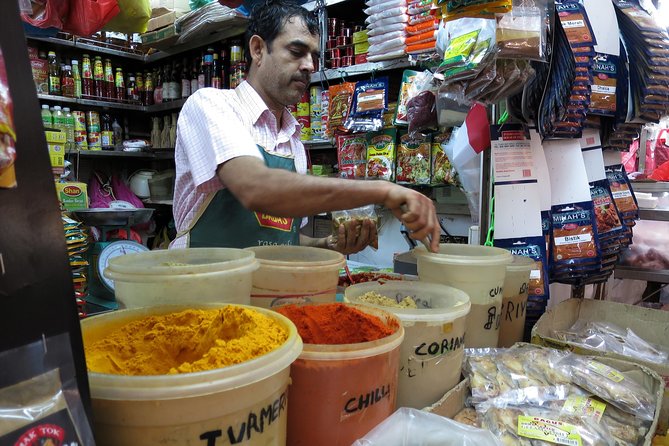 Small Group Street Food Tour in Chinatown & Little India - Itinerary Highlights