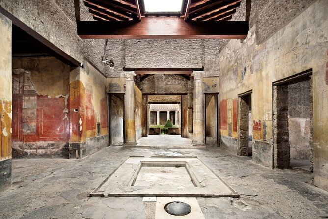 Small-Group Tour in Pompeii With a Real Archeologist, Ticket Included - Key Attractions Explored