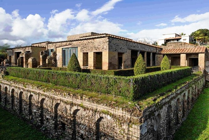 Small-Group Tour in Pompeii With a Real Archeologist, Ticket Included - Significant Sites