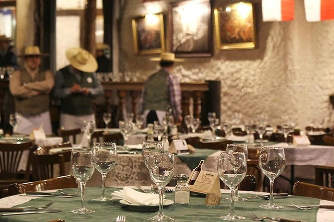 Small-Group Tour: Night City Tour With Santa Lucia Hill and Dinner Show - Booking and Cancellation