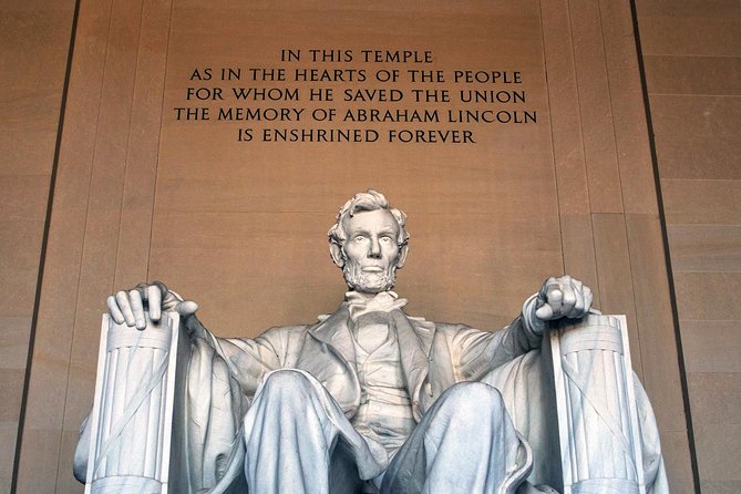 Small Group Tour of DC With Reserved National Archives Entry - Group Size