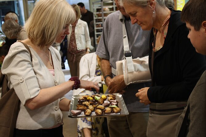 Small Group Tour - Paris Sweet Tooth Stroll - Meeting Point and Schedule