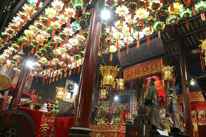 Small-Group Tour: the Best Bites of Hong Kong Island - Exploring the Wet Market