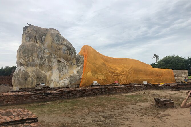 Small Group Tour to Ayutthaya Temples From Bangkok With Lunch - Discover the Majestic Wat Mahathat