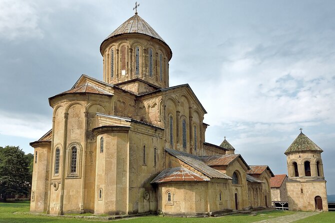 Small Group Tour to Kutaisi Monasteries: Gelati, Motsameta and Bagrati. - Visiting Motsameta Monastery