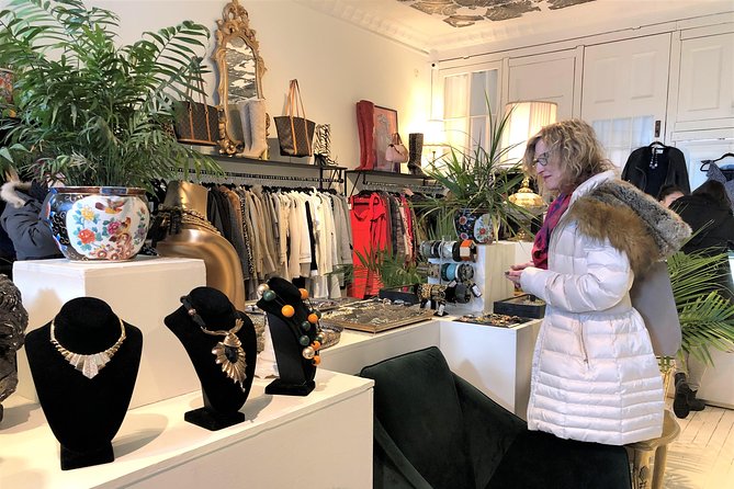 Small-Group Vintage Fashion Shopping Tour With a Style Coach - Meeting Point and End Point