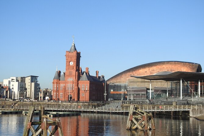 Small Group Walking Tour Cardiff Bay - Group Size and Experience