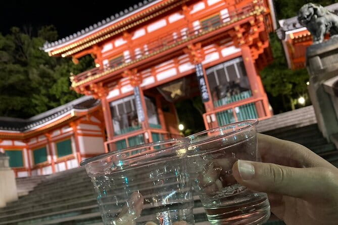 Small Group Walking Tour in Gion at Night With Sake in Hand - Sake Tasting Experience