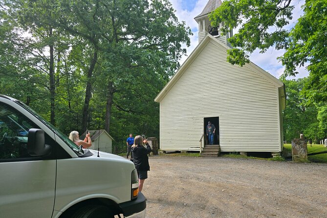Smoky Mtn Cades Cove, RR/Logging Museum-Foothills Pky Spring Tour - Guide Expertise