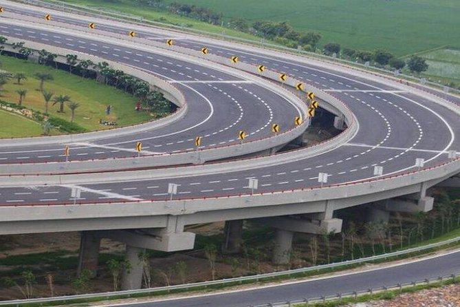 Smooth Departure Transfer by Car From Agra to Lucknow - Pricing and Booking Details