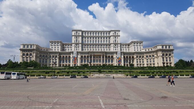 Snagov Monastery, Ceaușescu Mansion, & Village Museum - 6h - Customer Experience