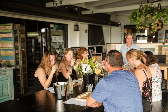 Snapshot Half Day Hunter Valley Wine Tour - Tour Group Size and Operator