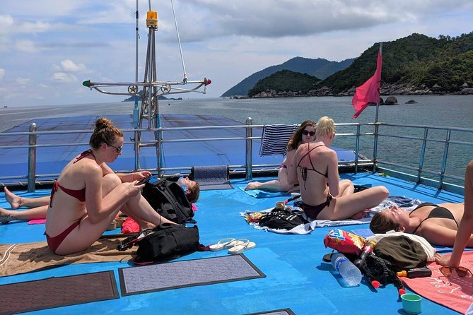 Snorkel Tour to Koh Nangyuan and the Hidden Bays of Koh Tao Onboard the Oxygen - Pick-up Options