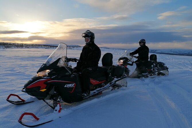 Snowmobile Safari on the Mountain Plateau of Finnmarksvidda - Professional Guide and Equipment