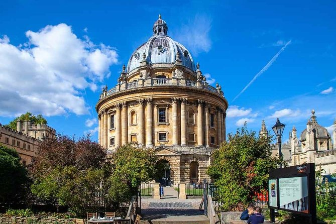 Social Distancing Specialised Oxford University Walking Tour With Student Guides - Meeting and End Points