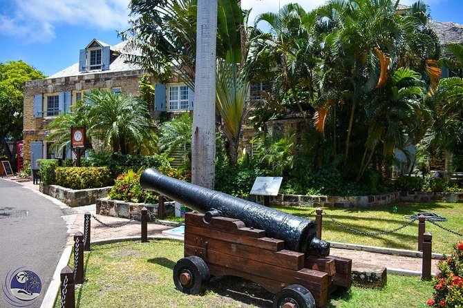 SoCoHo Jeep Safari - Historical Sites - Lunch - Beach - Exploring Historical Landmarks