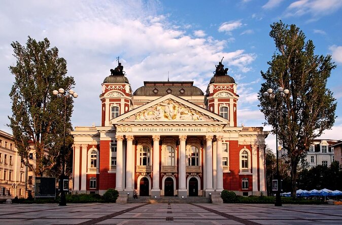 Sofia by Night Panoramic Tour With Dinner and Folklore Show - Guest Experiences