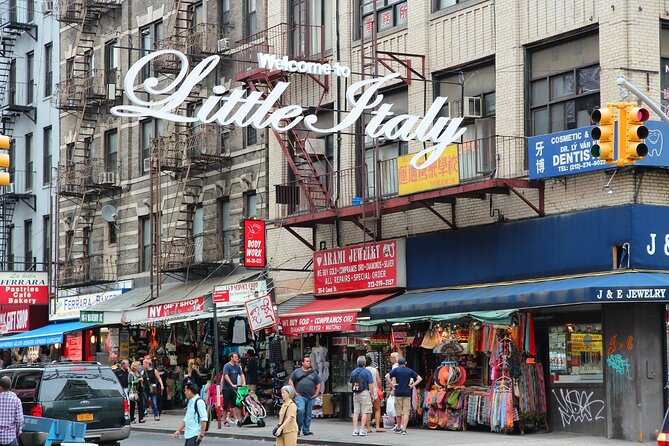 SoHo, Little Italy and Chinatown Walking Tour in New York City - Discovering SoHo