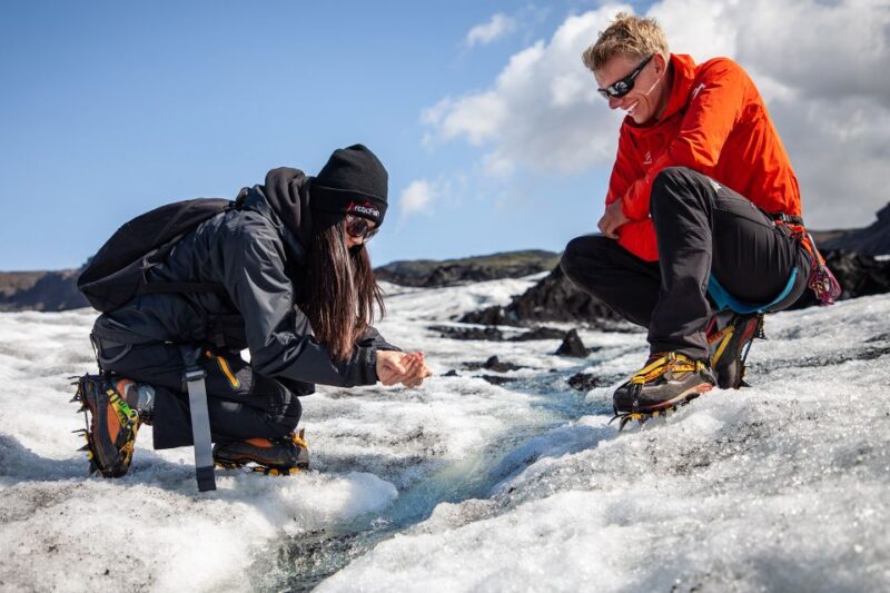 Sólheimajökull: Guided Glacier Hike - Guide Expertise and Safety