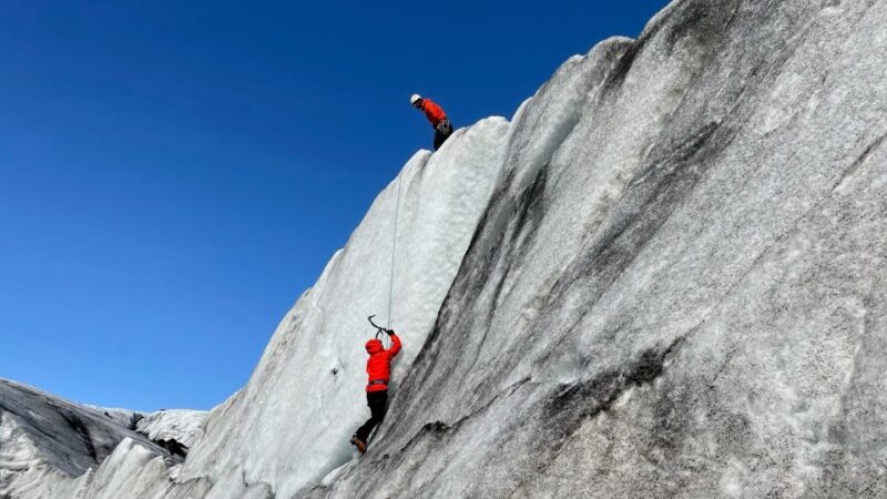 Sólheimajökull: Private Extreme Glacier Hike With Ropes - Meeting Point