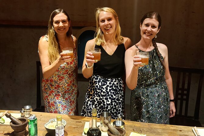 Sombai Cocktail Class + 11 Liquor Tasting - Cocktail-Making Session