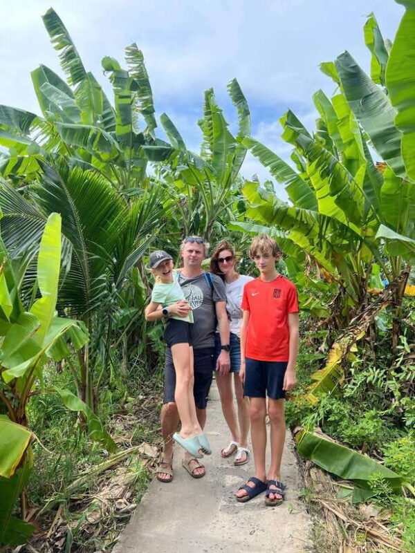 Son Islet Eco-Tour - Authentic Mekong Delta Experience - Engaging With Friendly Islanders