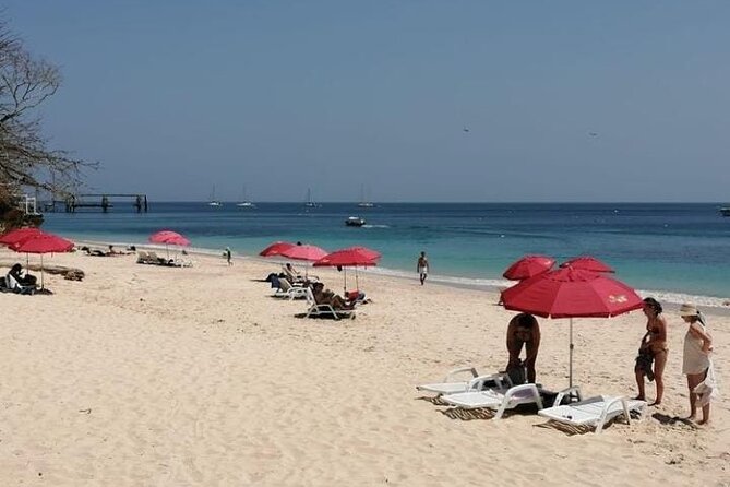 Sonny Island Beach Day Trip - Isla Del Sol - Amenities on Isla Del Sol