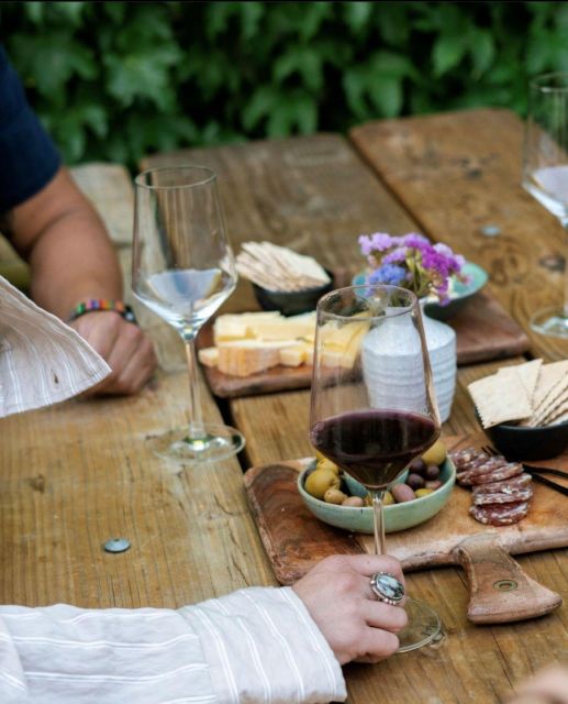 Sonoma: Explore Natural Wineries With a Local Sommelière - Inclusive Tour Package