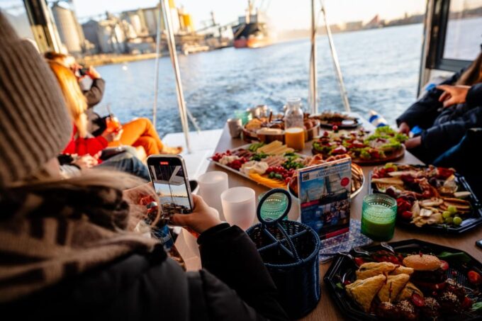 Sopot: Breakfast Cruise on a Catamaran - Preparing for the Cruise
