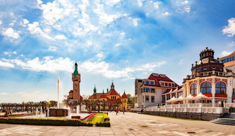 Sopot Love Walk: Seascape & Romance - Lush Parks and Landscapes