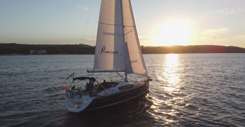 Sopot: Sunset Yacht Cruise With Prosecco - Inclusions and Amenities