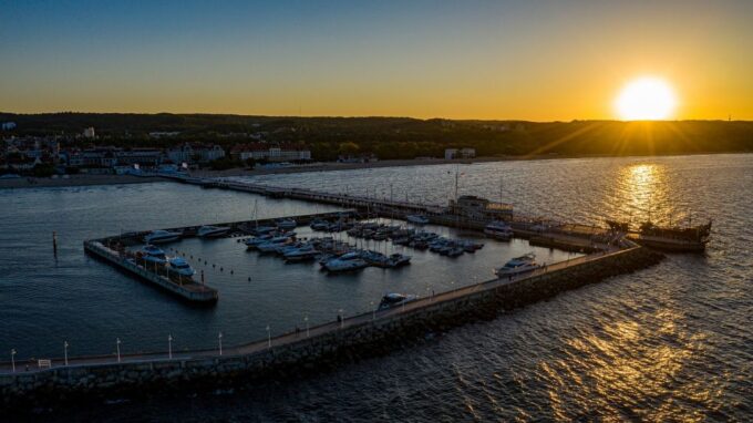 Sopot: Sunset Yacht Cruise With Prosecco - Memorable Photo Opportunities